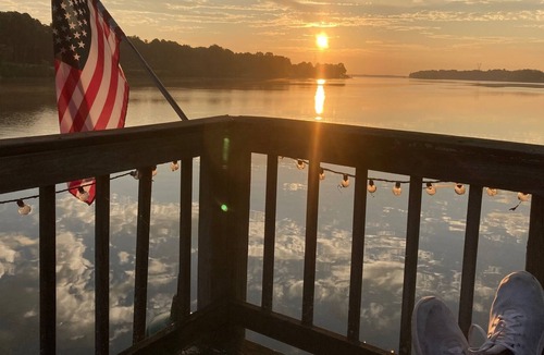 Leesburg Cabin | Roomy house on the deepest part of Lake Weiss-Fisherman's Paradise!