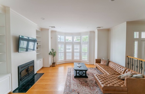 Hyde Park House | Roomy Stay in Houston’s River Oaks District! 3BR, 3.5BA, Prime Location!
