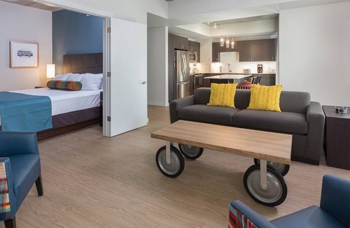 West End Resort | Roomy Studio at Austin Resort! Complete with Rooftop Pool, Fire Pit, and More!