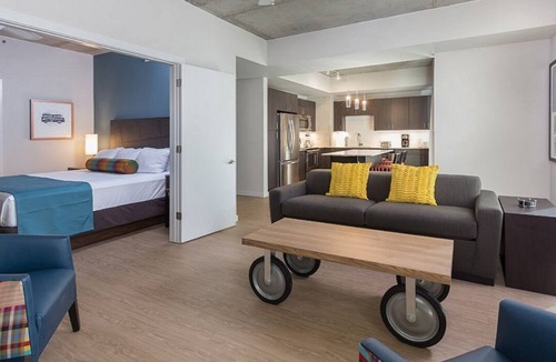 West End Resort | Roomy Studio at Austin Resort! Complete with Rooftop Pool, Fire Pit, and More!