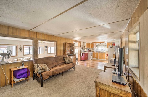 Roosevelt House | Roosevelt Retreat w/Fire Pit ~ 3 Mi to Lake!