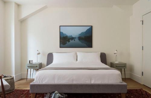 Rittenhouse Row Hotel | ROOST Midtown