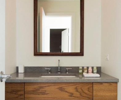 Rittenhouse Row Hotel | ROOST Midtown