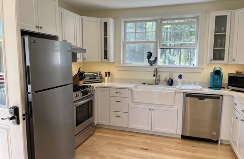 Manset Cottage | 'Rooster Cottage' Harborside - Built New 2022