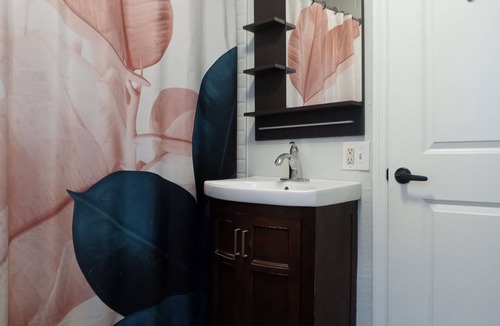 Ybor City Hostel | Rooster Hostel