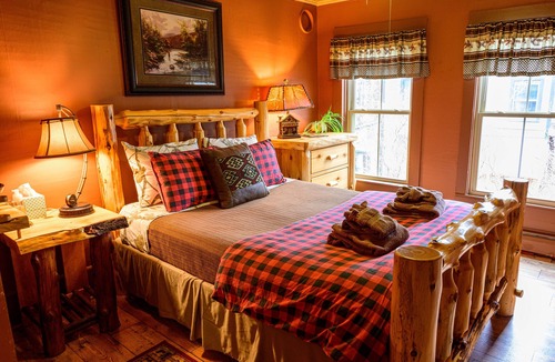 Keene Valley House | RoosterComb Inn