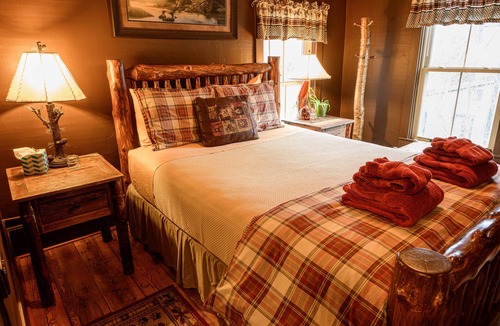 Keene Valley House | RoosterComb Inn