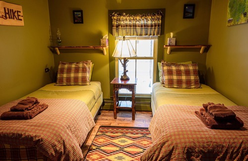 Keene Valley House | RoosterComb Inn