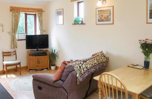 Saint Kew House | Roosters Perch