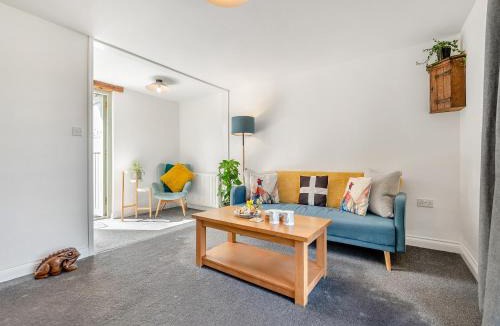 Torpoint House | Roosters Rest - Uk48255