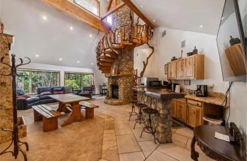 Idyllwild Villa | Root-Stone Lodge