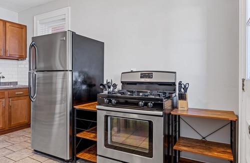 Lindenwood Park Apartment | Rooted Urban Retreat: First Floor 1BR Apartment
