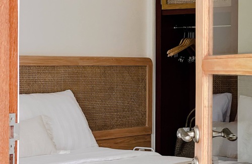 Senggigi Hotel | Roots Hotel Senggigi