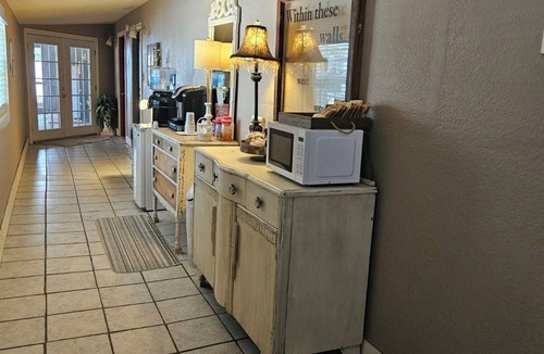 Seymour Hotel | Roots Retreat