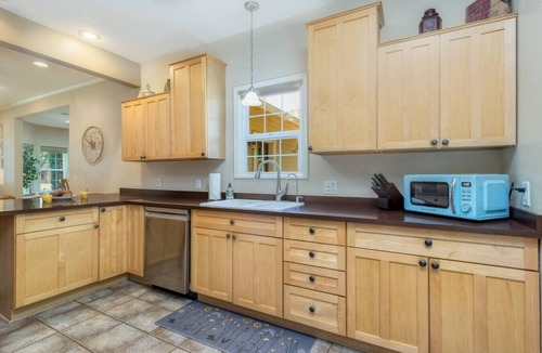 Walla Walla East Apartment | Rosé All Day Hideaway