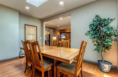 Walla Walla East Apartment | Rosé All Day Hideaway