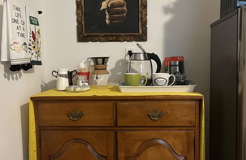 Glen Rose Apartment | Rosa Linda Studio-walk to historic town square, centrally located