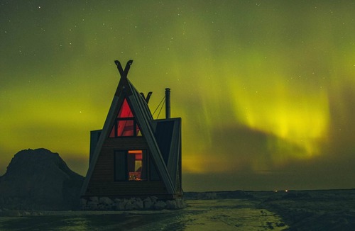Riverton House | Rosa - Modern Viking Cabin, luxurious, secluded, off-grid