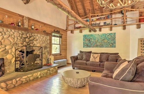 Town of Colchester Cabin | Roscoe Retreat: 3 Mi to Beaverkill River Fishing!