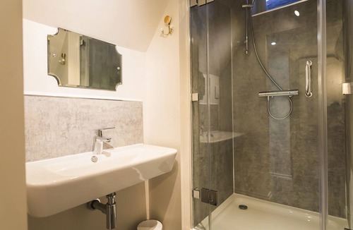 Godalming Hotel | Rose and Crown