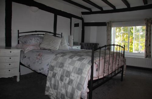 Mayfield Hotel | Rose and Crown