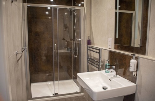 Lytchett Matravers Bed & Breakfast | Rose and Crown