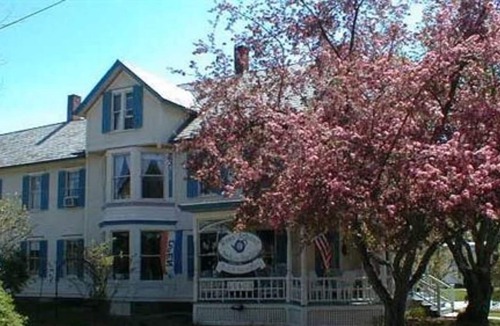 Chester Depot Bed & Breakfast | Rose Arbour Bed & Breakfast