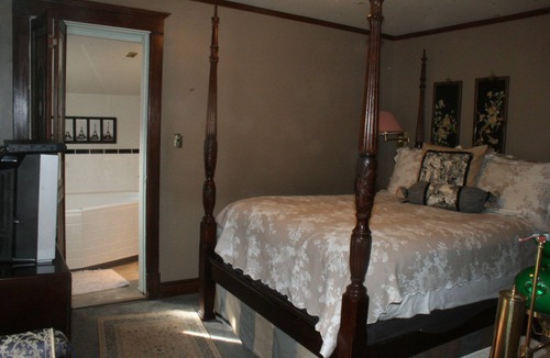 Hamilton Bed & Breakfast | Rose Arden Bed & Breakfast