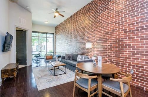 The Galleria Apartment | Rose at the Millennium - Stylish 1 BR in Houston