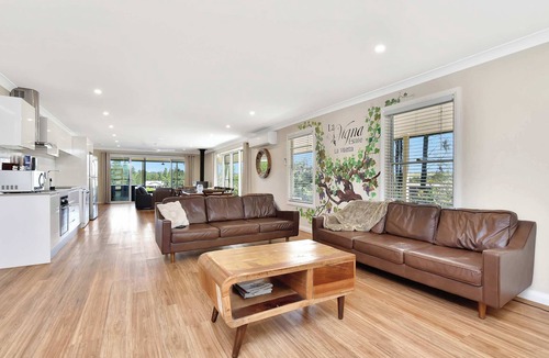 Pokolbin House | Rose at the Vineyard