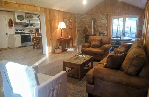 Wiley Cabin | Rose Bud Cottage by Lake Burton!