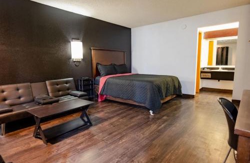 Jennings Lodge Hotel | Rose City Inn & Suites