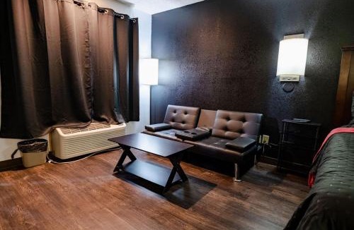 Jennings Lodge Hotel | Rose City Inn & Suites