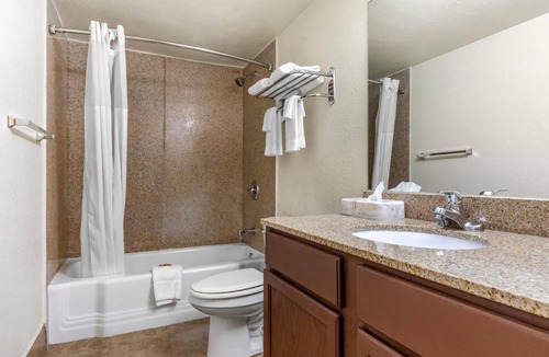 Tyler Hotel | Rose City Inn & Suites