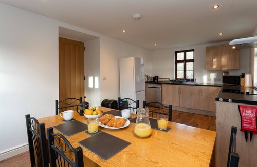 Inverarnie House | Rose Cottage by Interhome