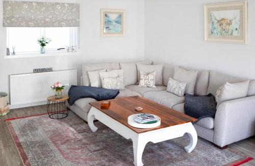 Dingwall House | Rose Cottage