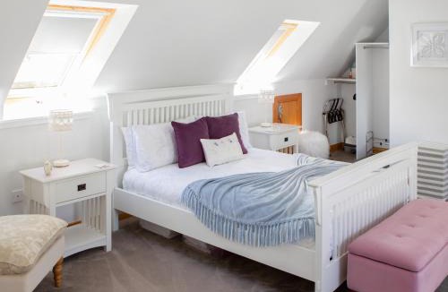 Dingwall House | Rose Cottage