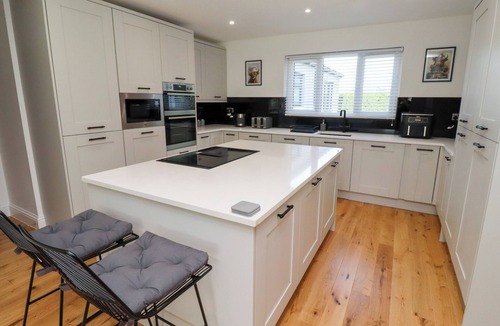 Dunstan House | ROSE COTTAGE, with open fire in Embleton