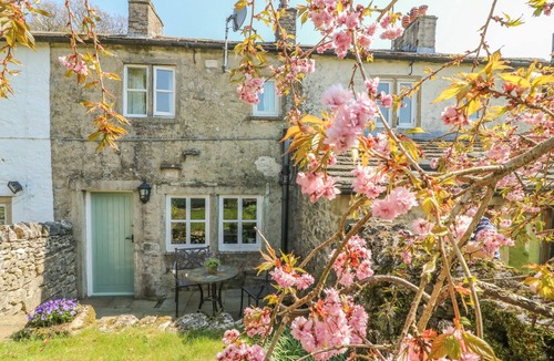 Malham Cottage | ROSE COTTAGE, with open fire in Malham