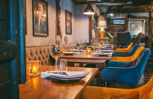 Knutsford Hotel | Rose & Crown Inn