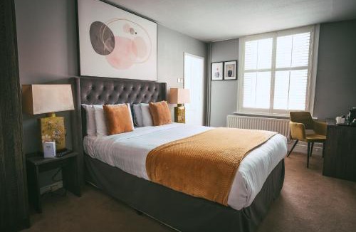 Knutsford Hotel | Rose & Crown Inn