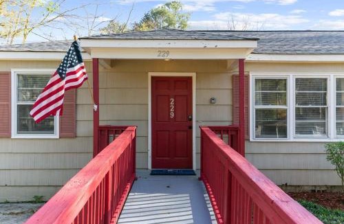 New Castle House | Rose Drive Roost 2