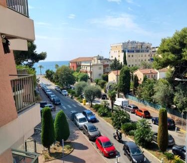 Cros-de-Cagnes Apartment | Rose Garden
