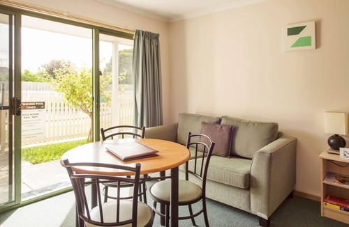 Belmont Hotel | Rose Garden Motel