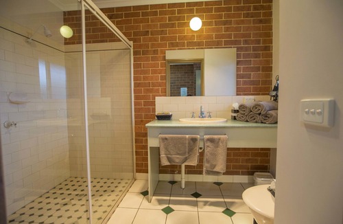 Belmont Hotel | Rose Garden Motel