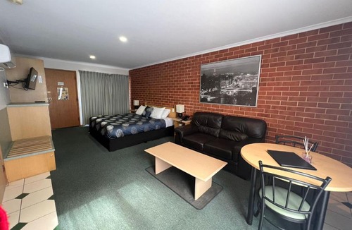 Belmont Hotel | Rose Garden Motel