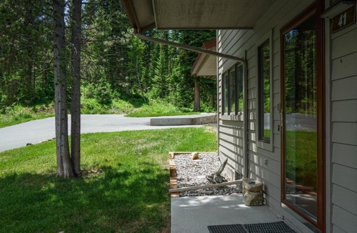 Big Sky Hotel | Rose Hip Delight