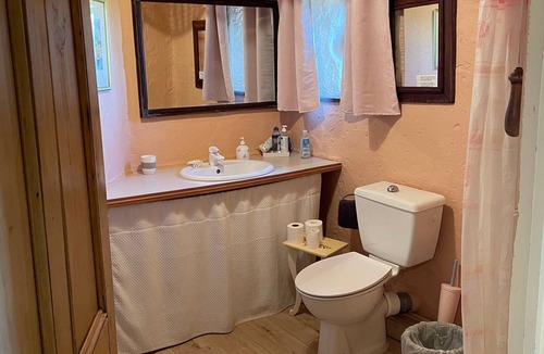 Sauzet Bed & Breakfast | Rose Room with Pool and Garden