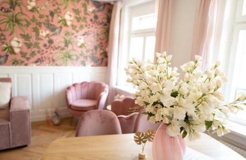 Oberstrass Apartment | Rose Suite