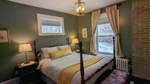 Lunenburg Bed & Breakfast | Rose & Thistle B&B Lunenburg